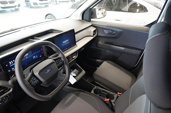 Ford Transit Courier 9 of 14