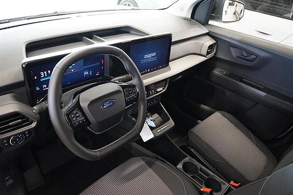 Ford Transit Courier 2 of 5