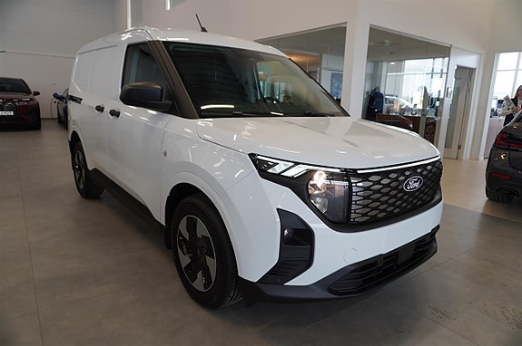 Ford Transit Courier 7 of 14