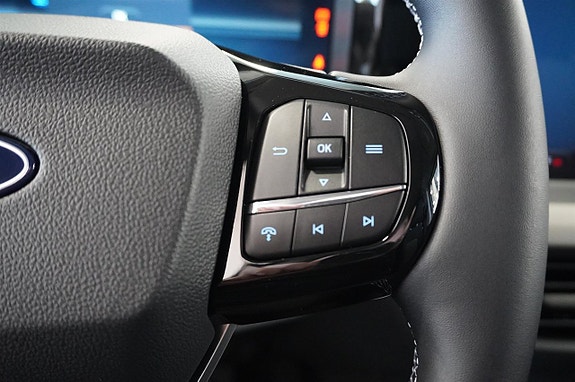 Ford Transit Courier 13 of 14