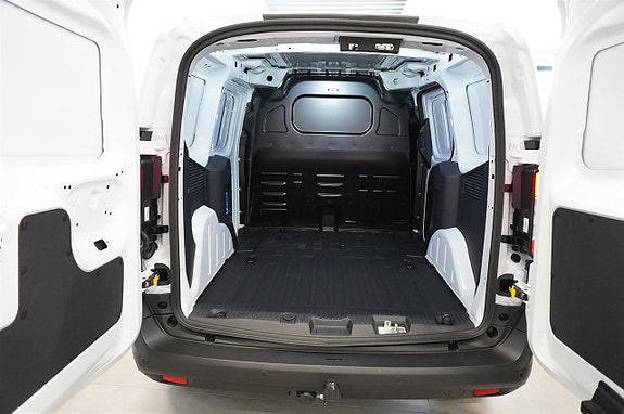 Ford Transit Courier 10 of 14
