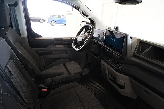 Ford Transit Custom 14 of 17