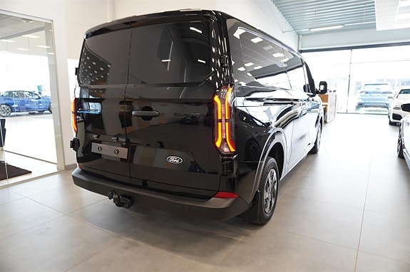 Ford Transit Custom 5 of 5