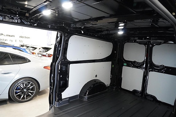 Ford Transit Custom 10 of 17