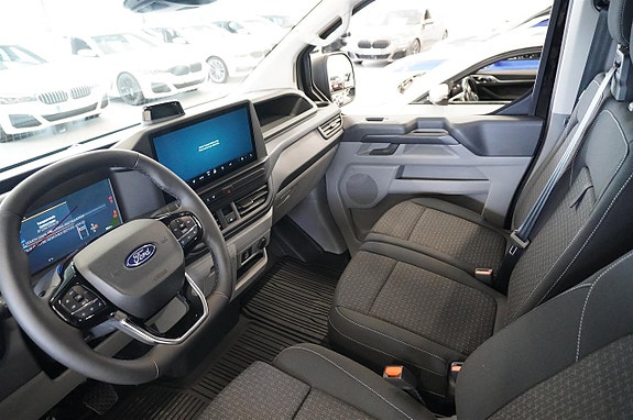 Ford Transit Custom 8 of 17