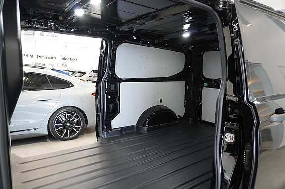 Ford Transit Custom 9 of 17