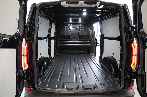 Ford Transit Custom 11 of 17