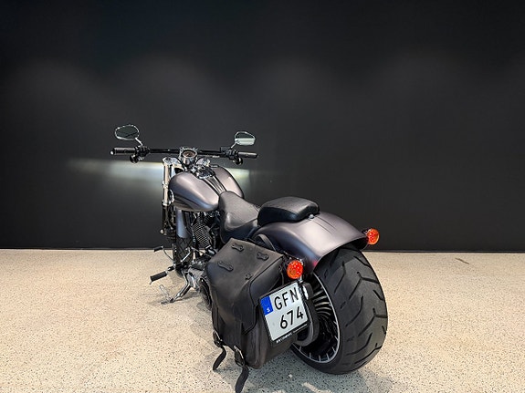 Harley-Davidson Breakout Vance&Hines I Adaptiv LED I Lejonkulan I Screaming 10 of 10