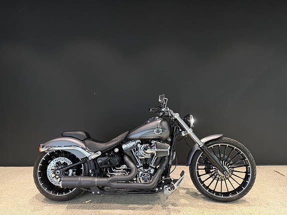 Harley-Davidson Breakout Vance&Hines I Adaptiv LED I Lejonkulan I Screaming 2 of 10