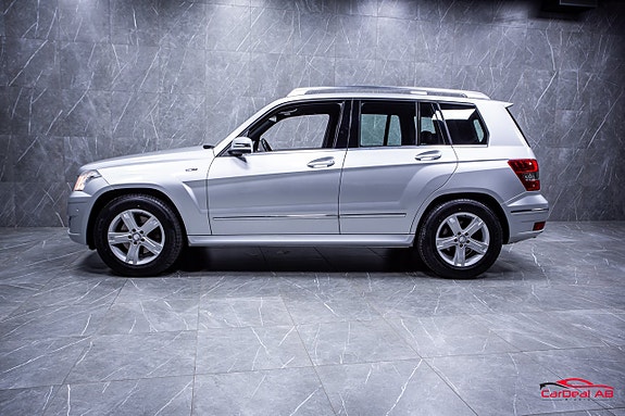 Mercedes-Benz GLK220 4 of 5