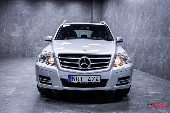 Mercedes-Benz GLK220 2 of 5