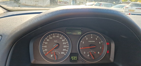 Volvo S40 11 of 13