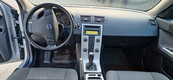 Volvo S40 12 of 13