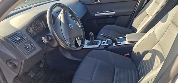 Volvo S40 9 of 13