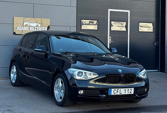 BMW 116i 3 of 5