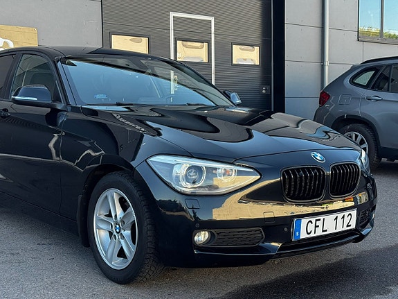 BMW 116i 4 of 5