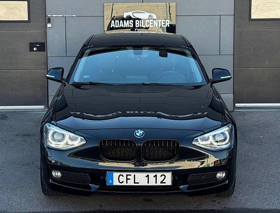 BMW 116i 2 of 5