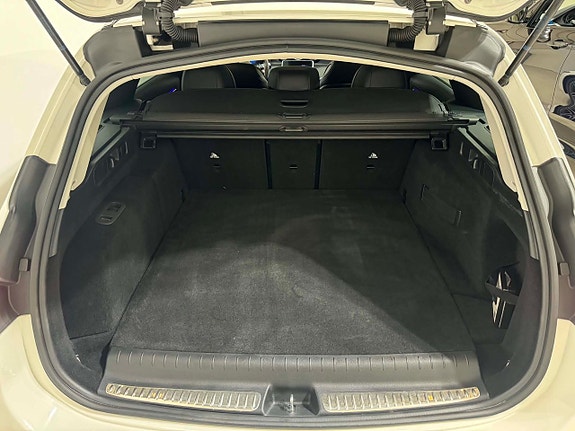 Mercedes-Benz C300 9 of 17