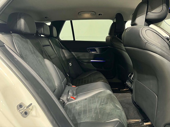 Mercedes-Benz C300 8 of 17