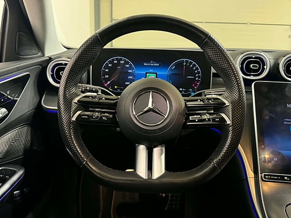 Mercedes-Benz C300 11 of 17