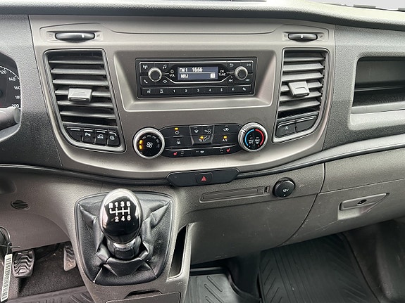 Ford Transit Custom 13 of 18