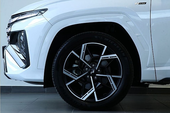 Hyundai Tucson 2 of 5