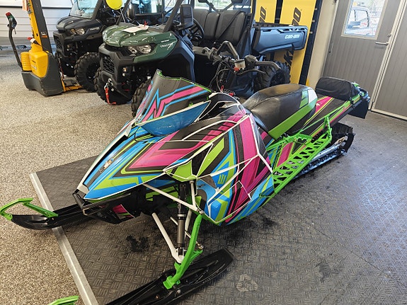 Arctic Cat M6000 med elstart 2 of 5