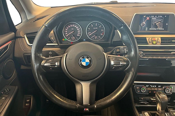 BMW 218 13 of 28