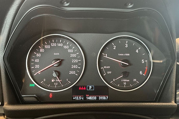 BMW 218 14 of 28