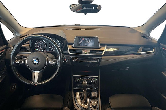 BMW 218 12 of 28