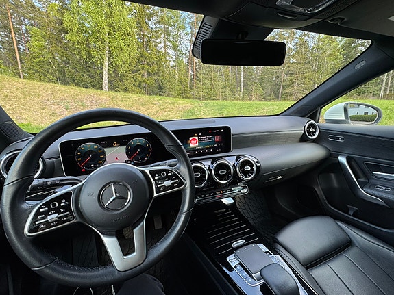 Mercedes-Benz A180 3 of 5