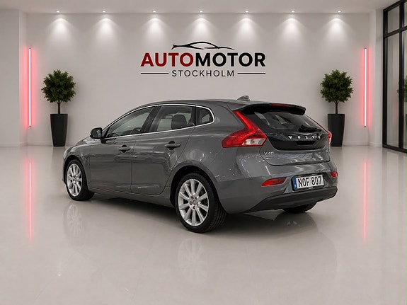 Volvo V40 4 of 5