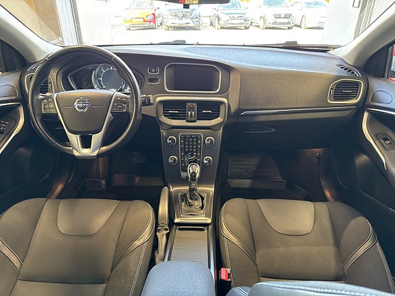 Volvo V40 10 of 19