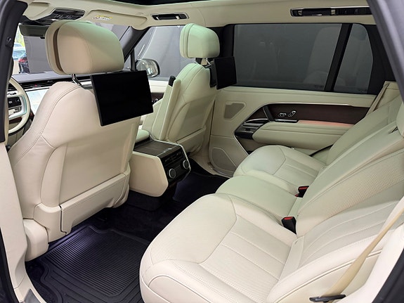 Land Rover Range Rover 13 of 18