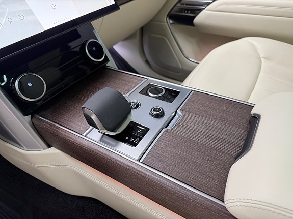 Land Rover Range Rover 10 of 18