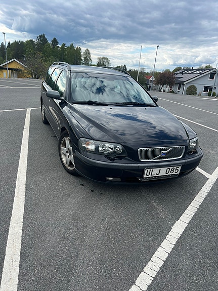 Volvo V70 3 of 15