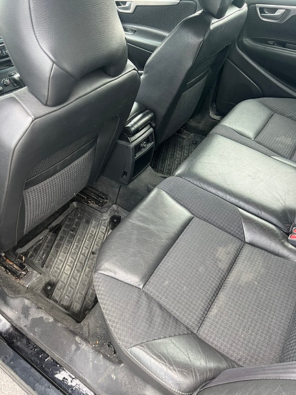 Volvo V70 11 of 15