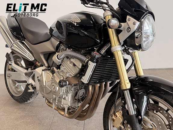 Honda Powersports CB600F Hornet 0.6 | Nyservad | Låga mil 2 of 5