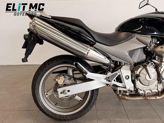 Honda Powersports CB600F Hornet 0.6 | Nyservad | Låga mil 7 of 22