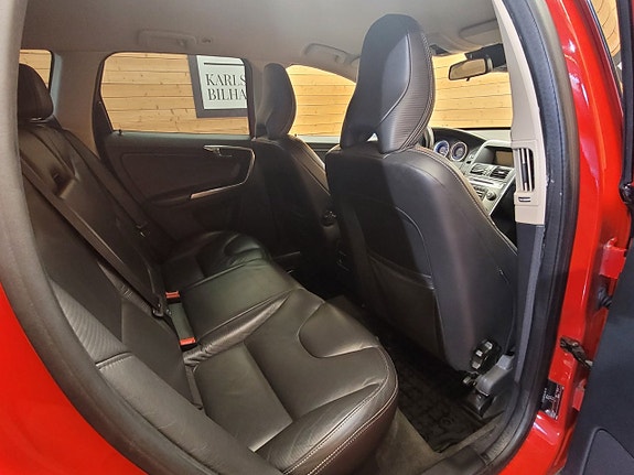 Volvo XC60 17 of 22