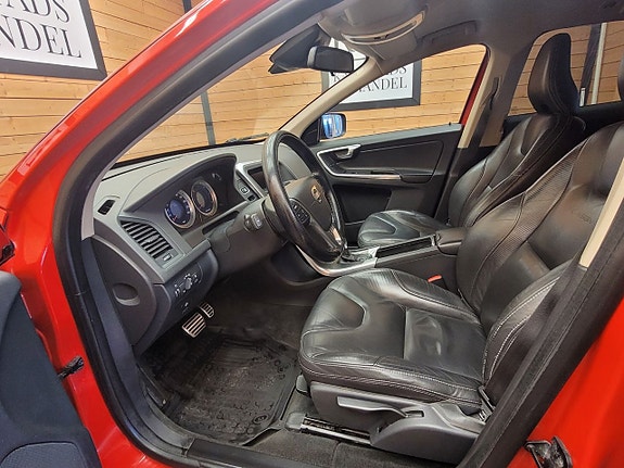 Volvo XC60 13 of 22