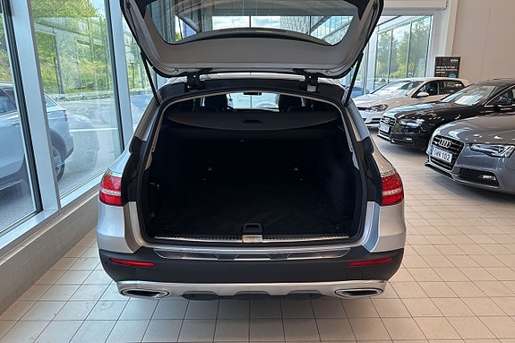 Mercedes-Benz E220 d 11 of 28
