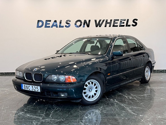 BMW 520 2 of 5