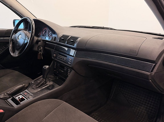 BMW 520 10 of 17