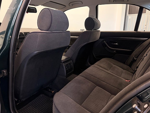BMW 520 15 of 17
