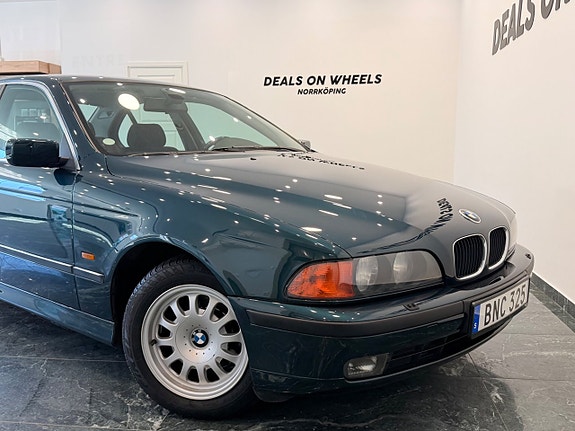 BMW 520 9 of 17