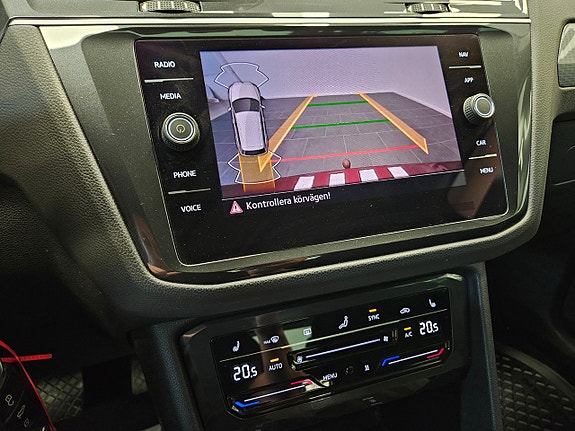 Volkswagen Tiguan 23 of 26