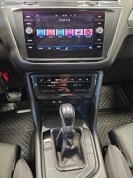 Volkswagen Tiguan 21 of 26