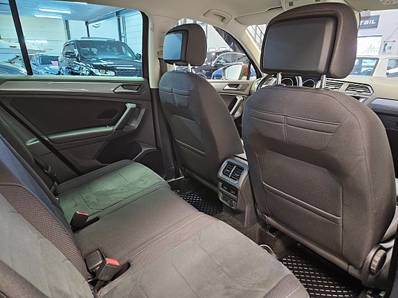 Volkswagen Tiguan 16 of 26