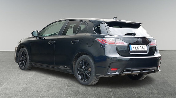 Lexus CT200h 11 of 18